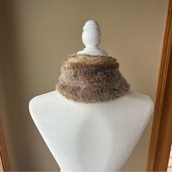 Restoration Hardware Faux Fur Scarf Winter Wrap Brown Chic Feminine Classy - Picture 10 of 12